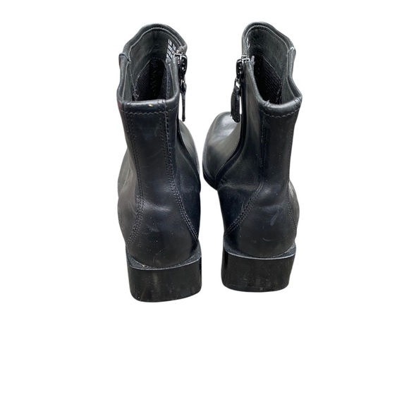 Timberland Black Ankle Boots with Chunky Heel and Minimalist Design size 8.5 - Picture 3 of 6